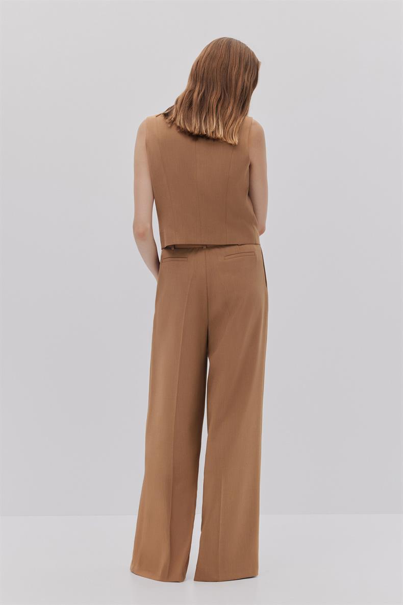 DÜĞMELİ V YAKA YELEK PANTOLON TAKIM