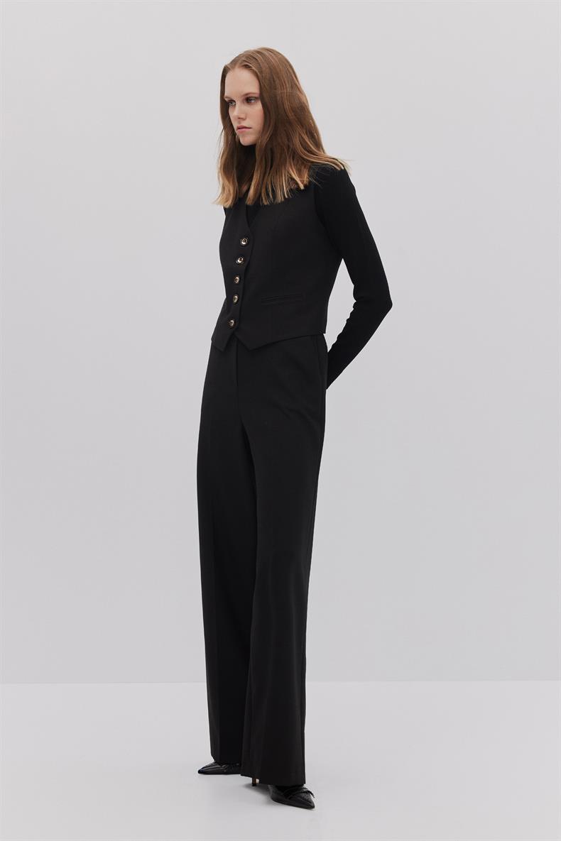 DÜĞMELİ V YAKA YELEK PANTOLON TAKIM