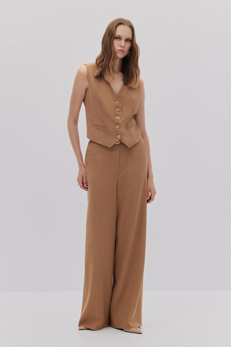 DÜĞMELİ V YAKA YELEK PANTOLON TAKIM