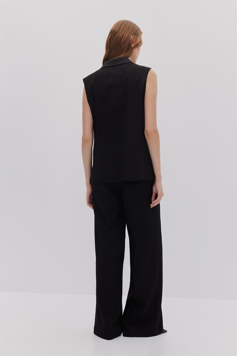 KAZAYAKLI JAKARLI SATEN GARNİLİ BLAZER PANTOLON TAKIM