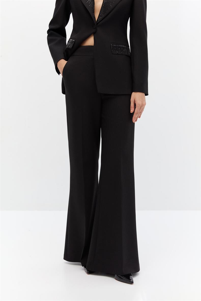 Taş detaylı blazer takım