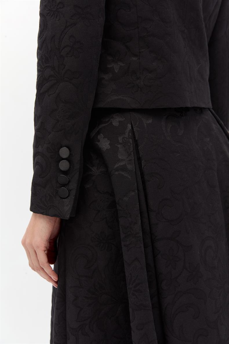 Desenli jakar etekli takım