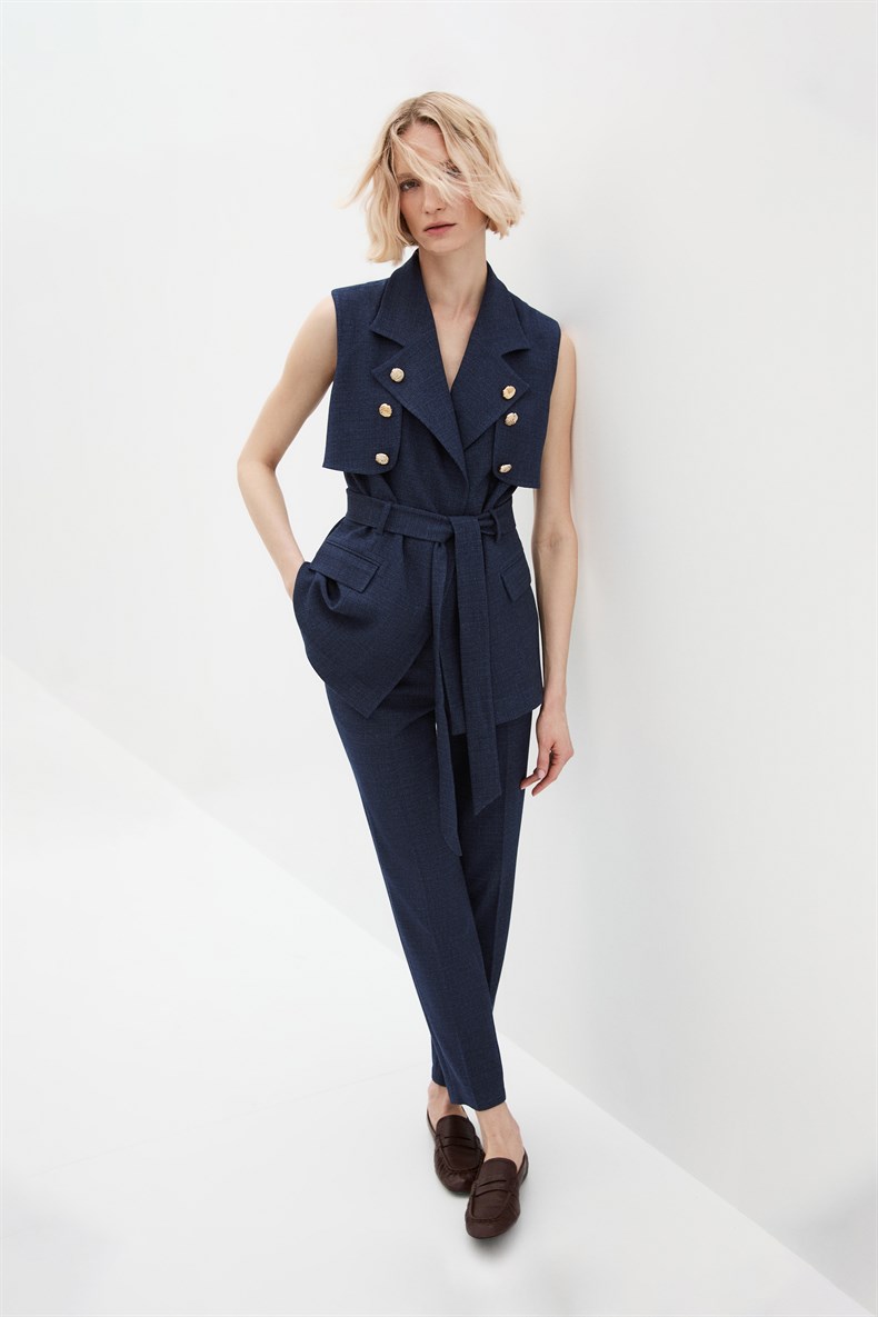 2068-0227 SUIT (P)