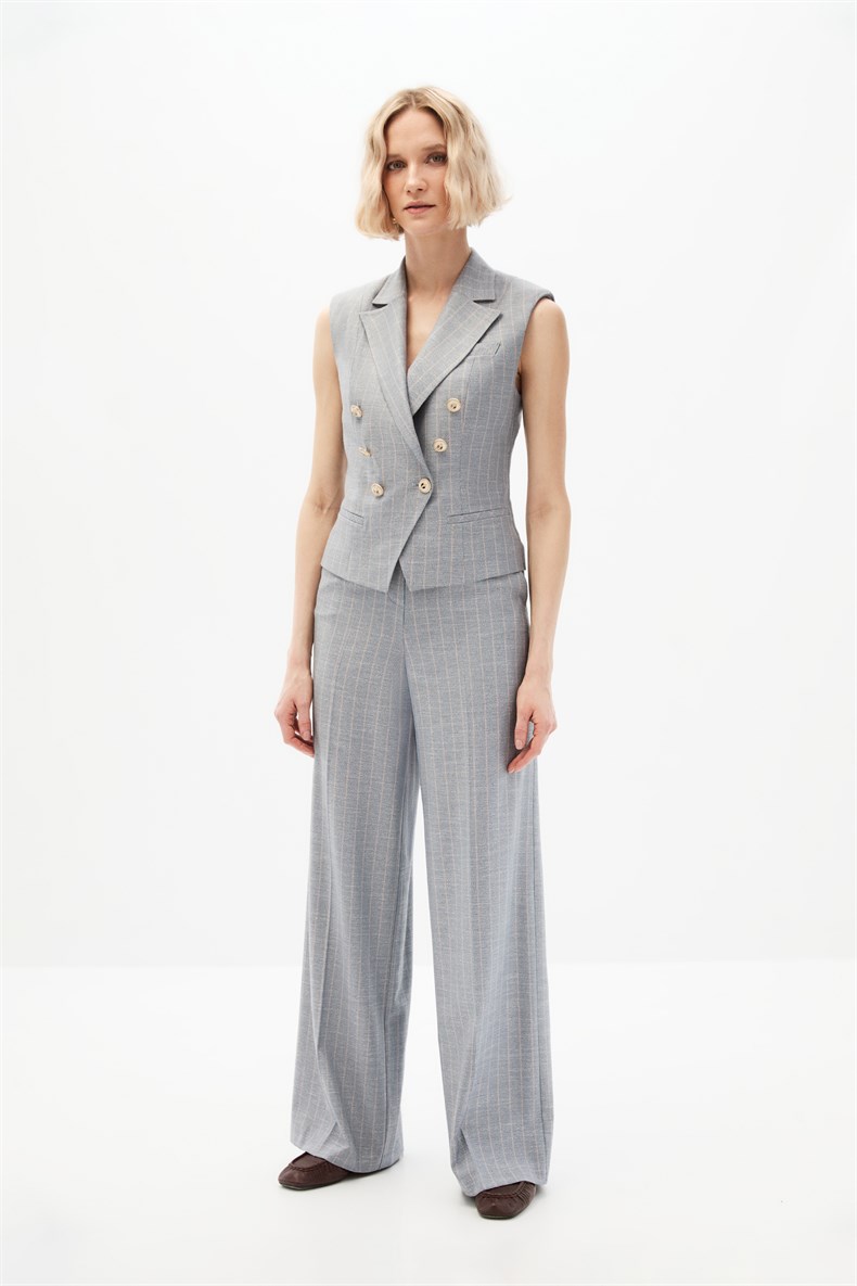 2077-0233 SUIT (P)