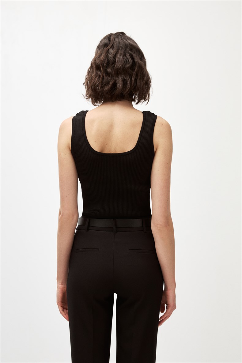 4357-0205 KNITWEAR