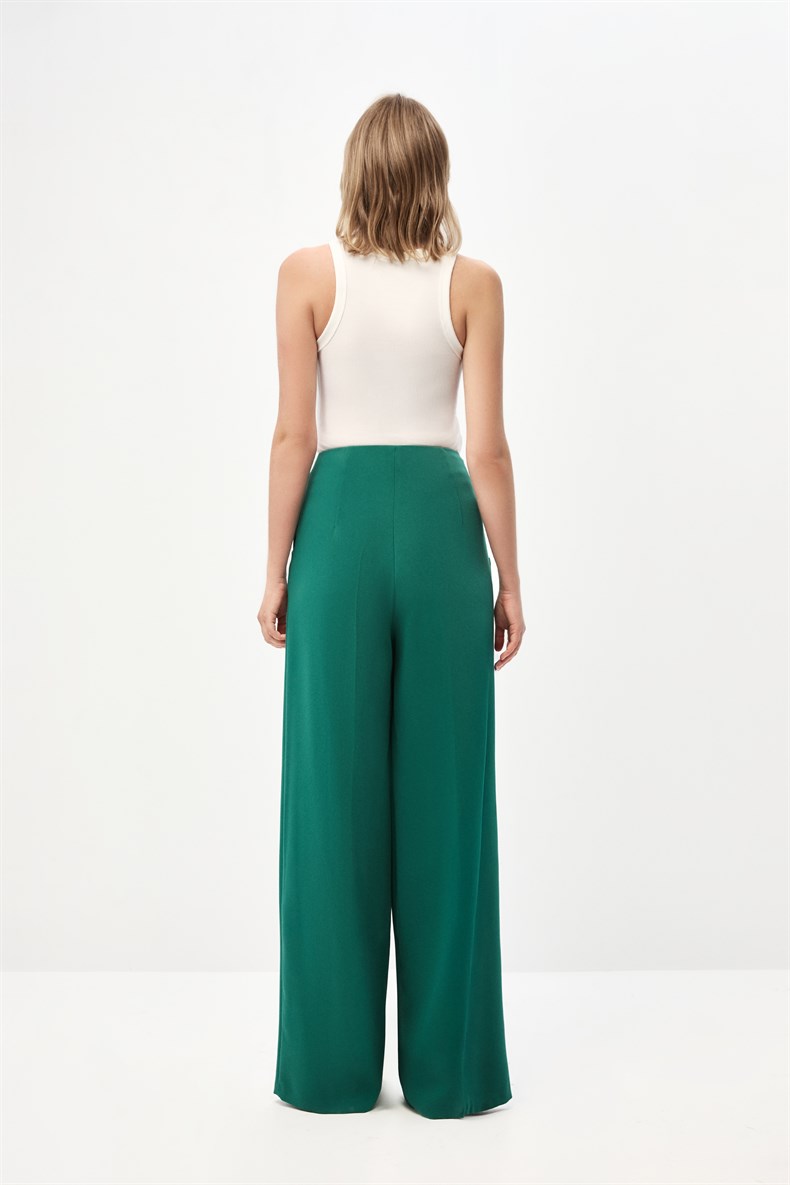 Yeşil Düğmeli Pantolon