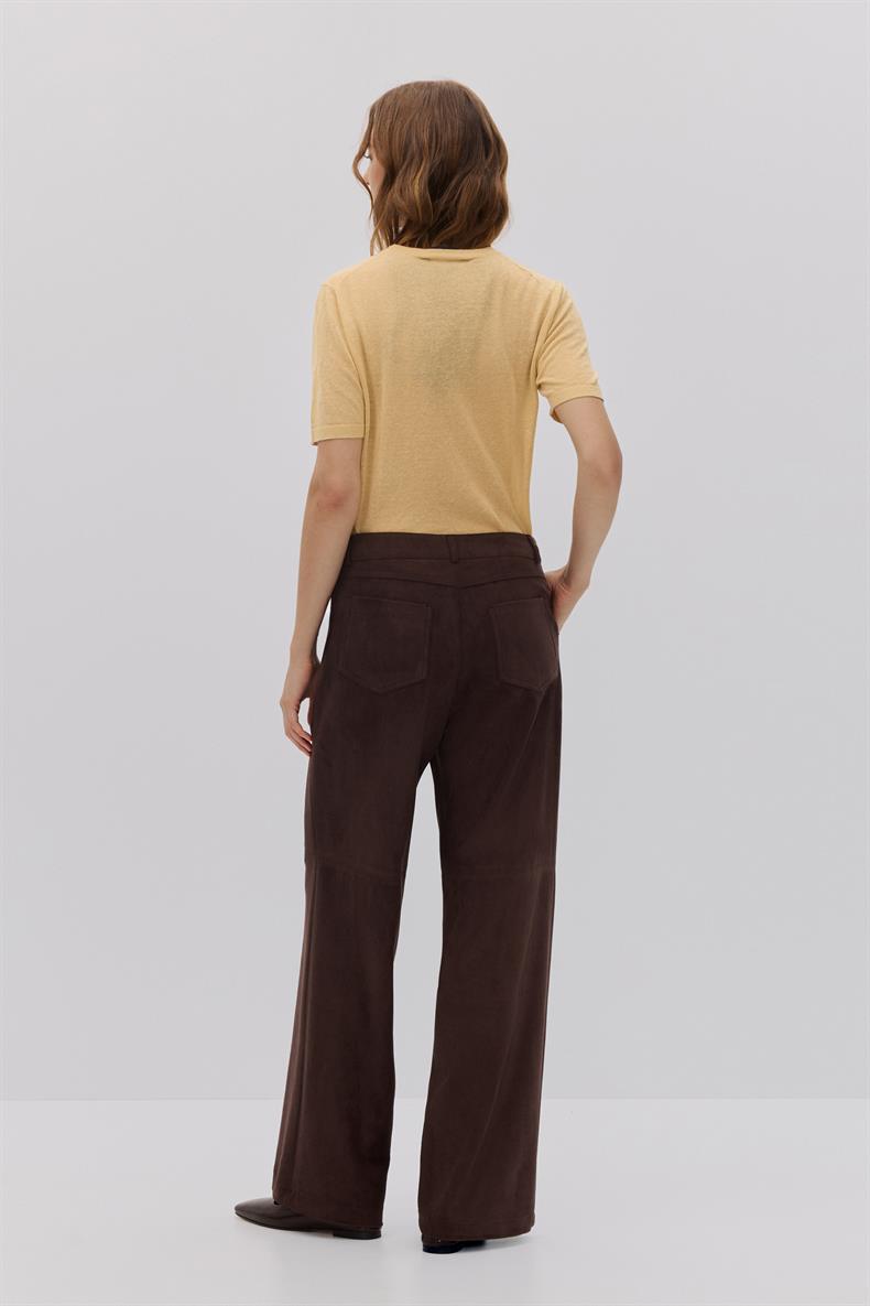 SÜET DİKİŞ DETAYLI BORU PAÇA PANTOLON