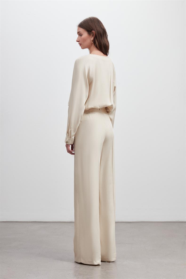 BELİ LASTİK DETAYLI BLUZ VE PANTOLON TAKIM