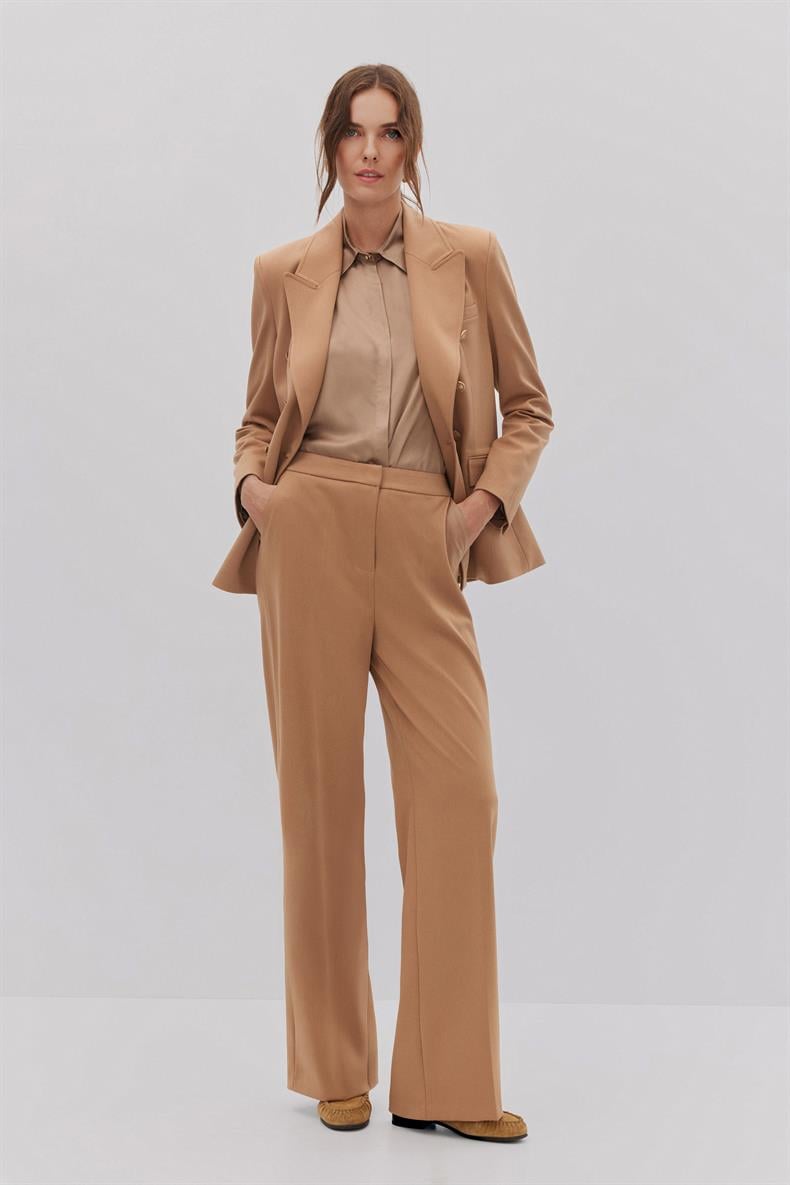 DİKİŞ DETAYLI KRUVAZE BLAZER PANTOLON TAKIM
