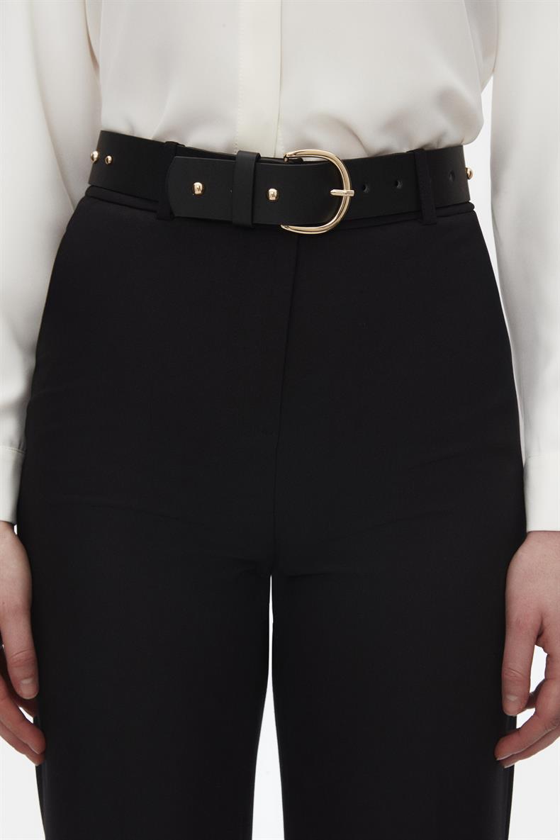 KEMERLİ KLASİK PANTOLON