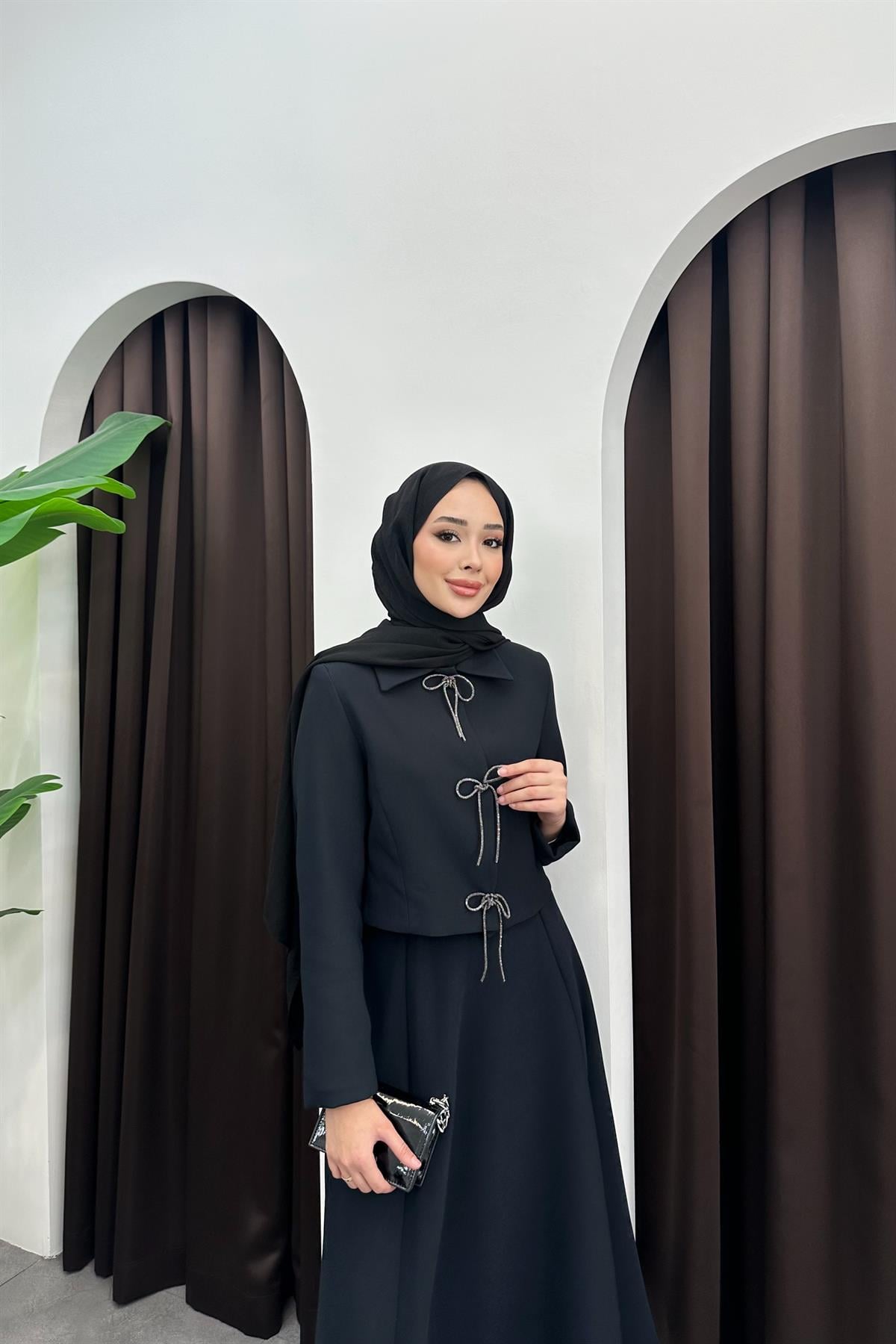 Asali Fiyonk Detay Etek Takım - SİYAH
