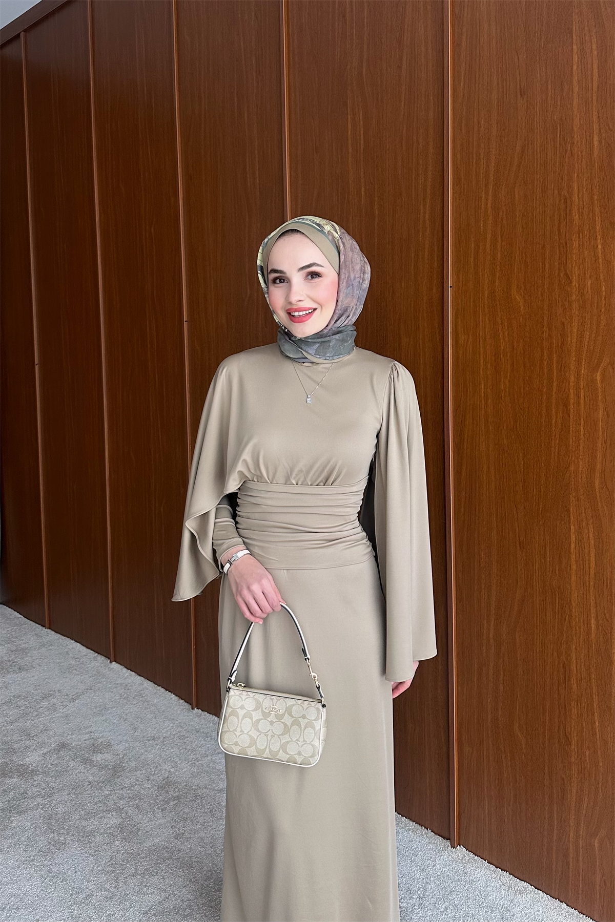 Denila Broş Detay Elbise - TAŞ