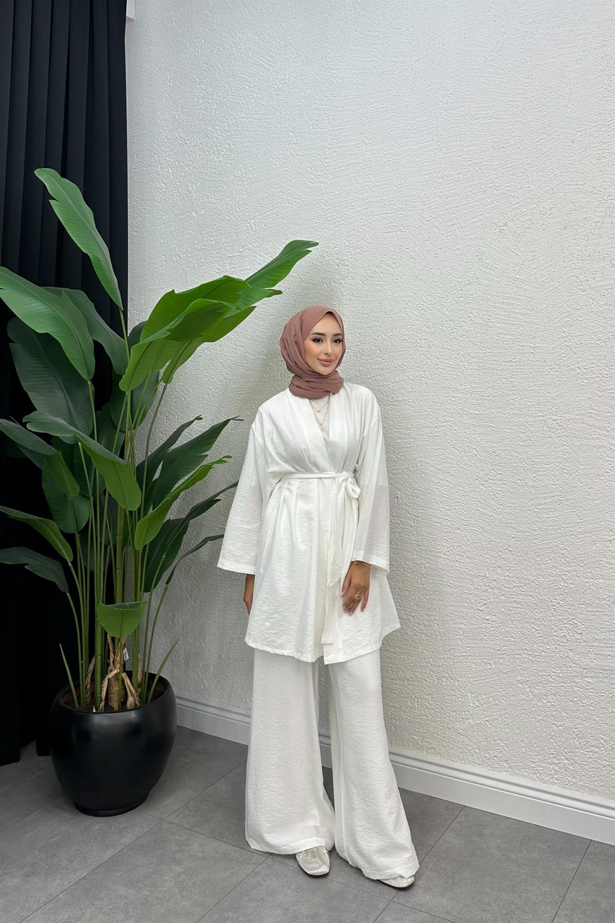 Layla Üçlü Pantolonlu Takım - BEYAZ