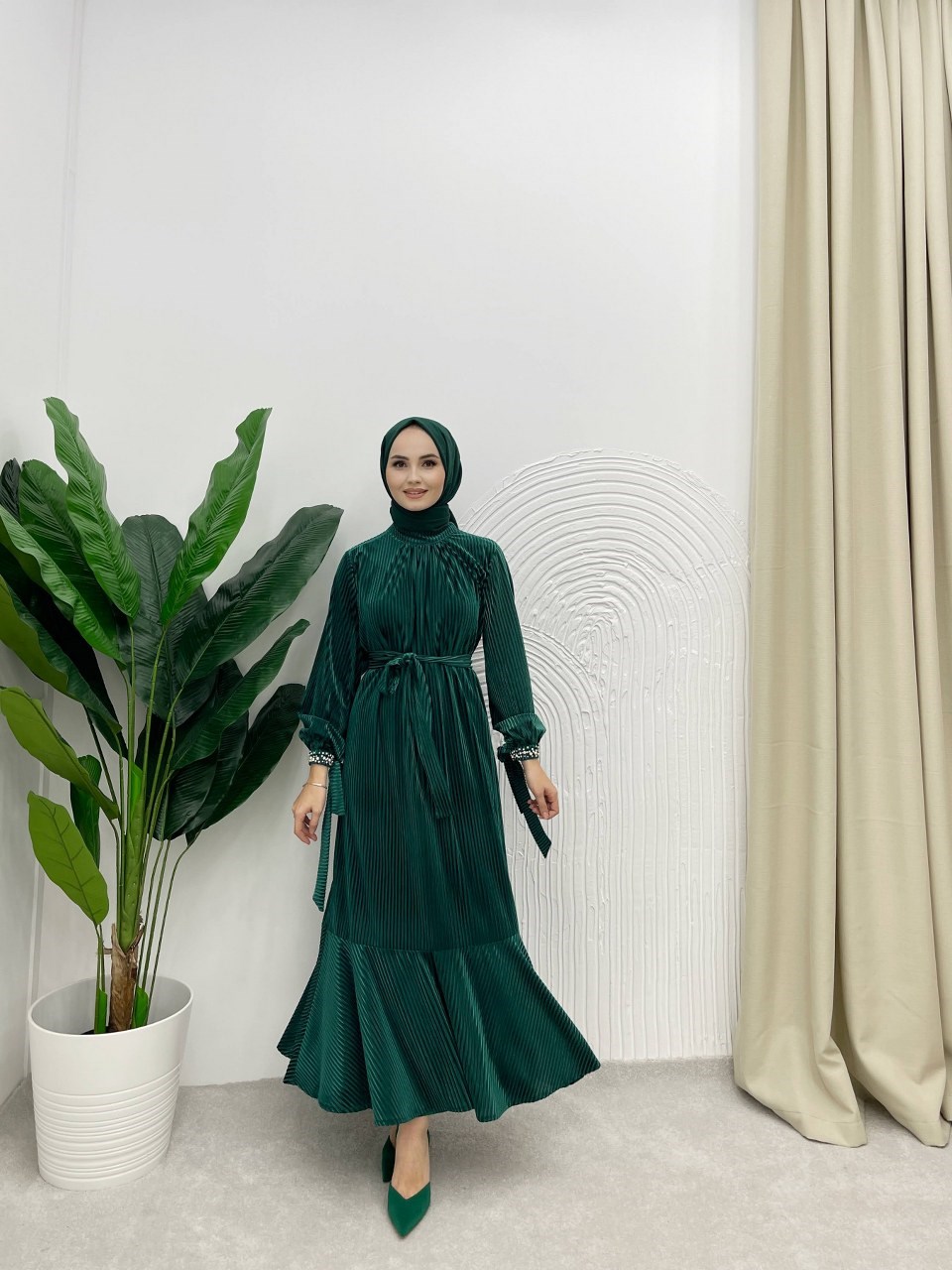 Kadife İnci Detaylı Elbise-Zümrüt Yeşili