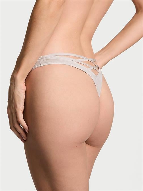 Arkası Askılı Derin Bacak Kesim Tanga