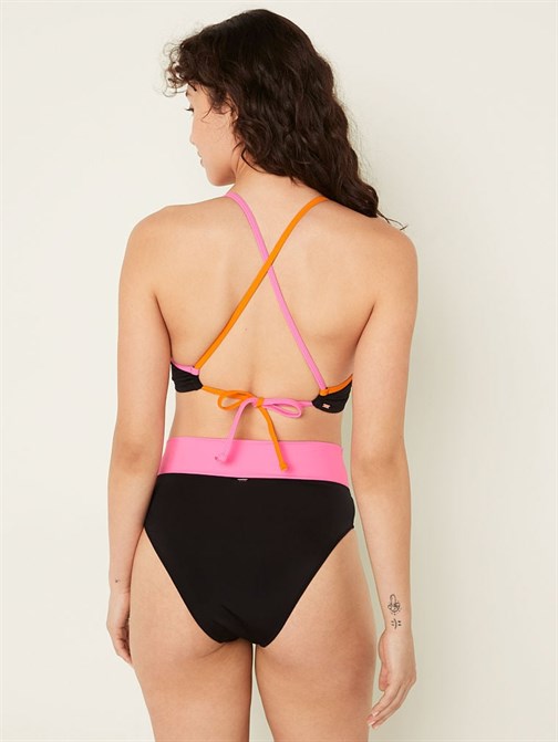 Çapraz Geçişli Bikini Üstü