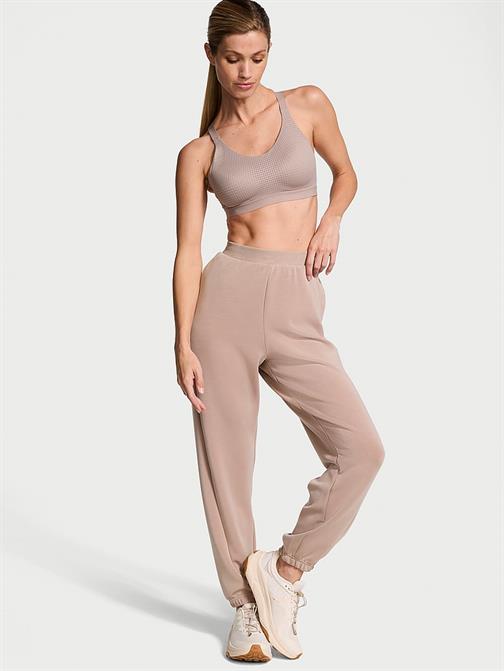 Featherweight Dar Kesim Jogger