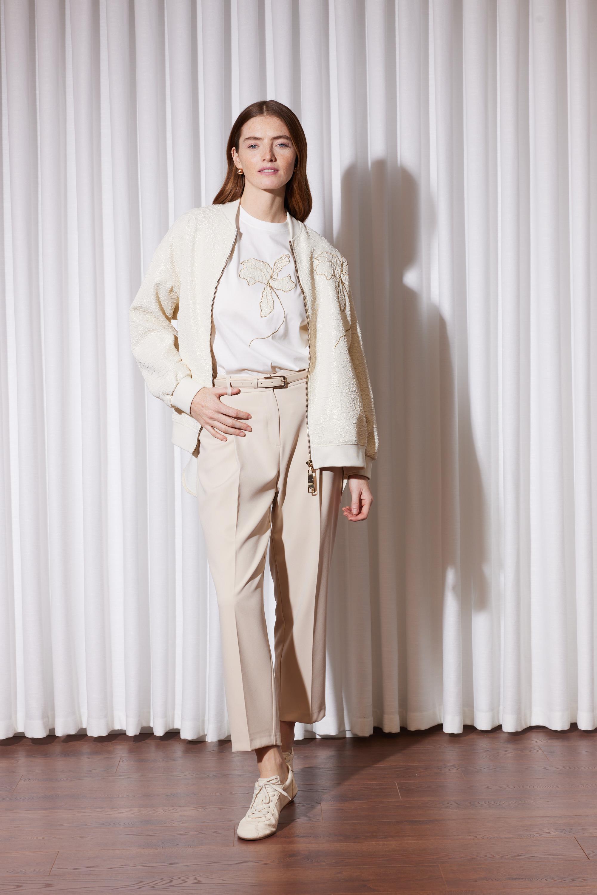 JAKAR BLOOM CEKET KREM