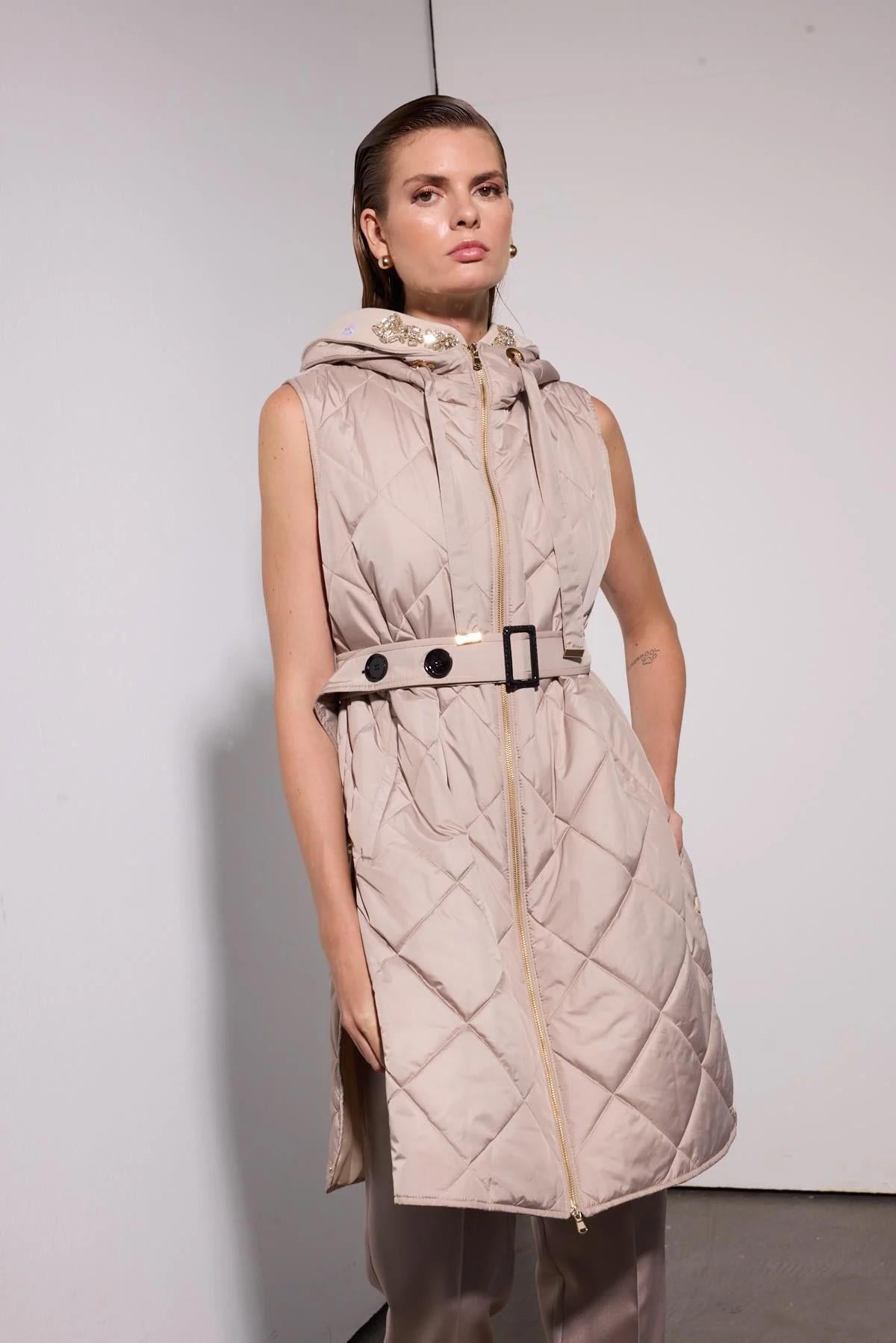 KAPİTONE YELEK TAŞ