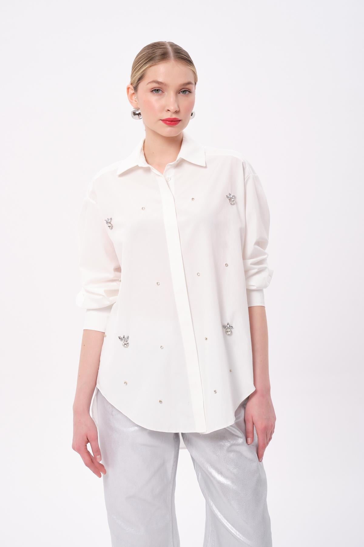 TAŞ AKSESUARLI GÖMLEK EKRU