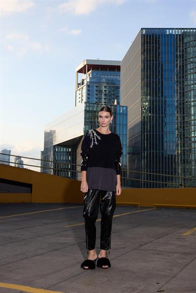 MOLTO SPECİALE TAŞLI SWEATSHİRT SİYAH