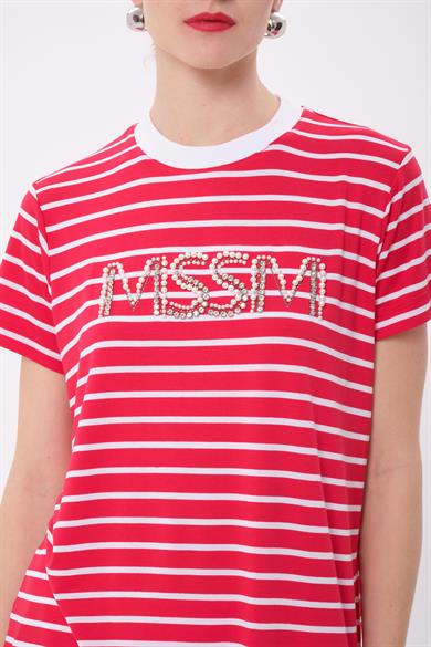 MSSM TAŞLI ÇİZGİLİ TSHIRT KIRMIZI ÇİZGİLİ