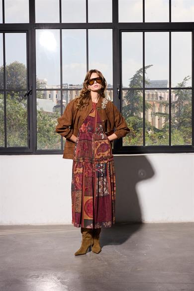 TAŞ DETAY SÜET KAP TABA