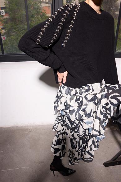 TAŞ İŞLEMELİ TRİKO BLUZ SİYAH