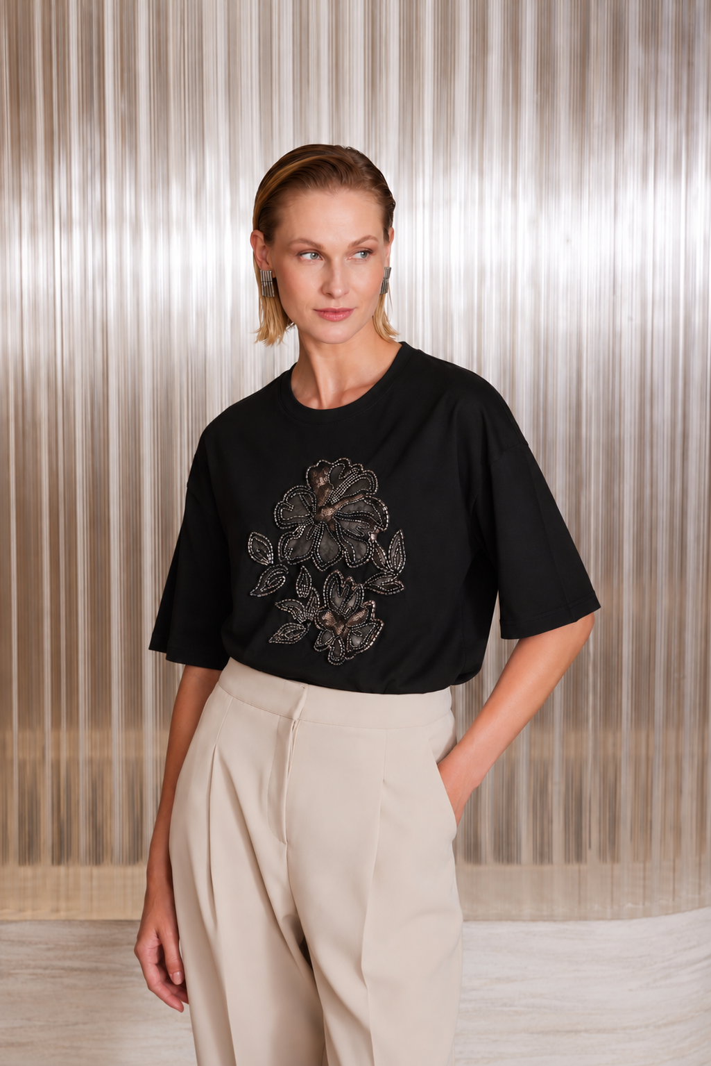 FLORAL NAKIŞLI TSHIRT SİYAH