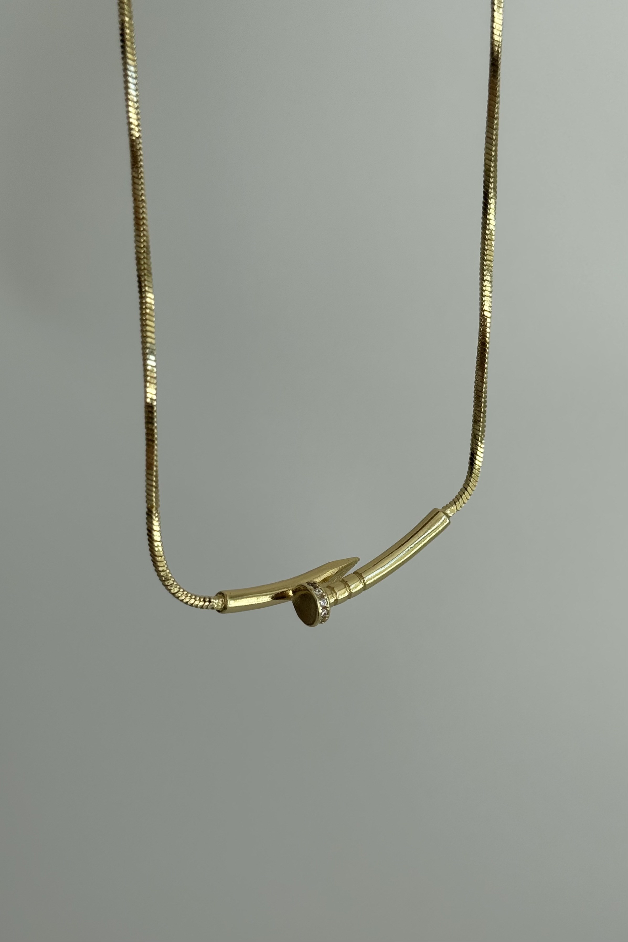Çivi Model Gold Kolye
