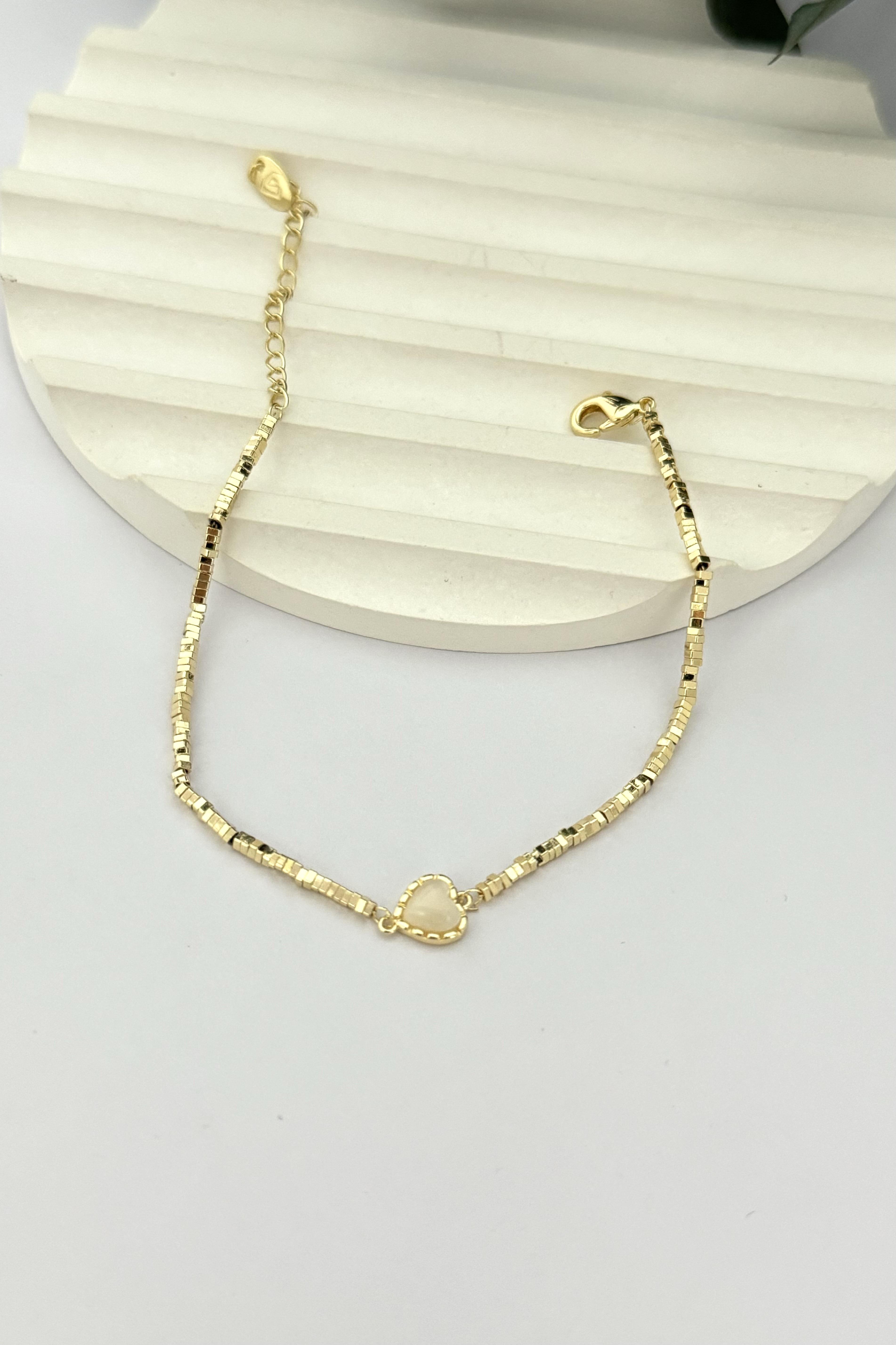 Femme White Heart Bileklik