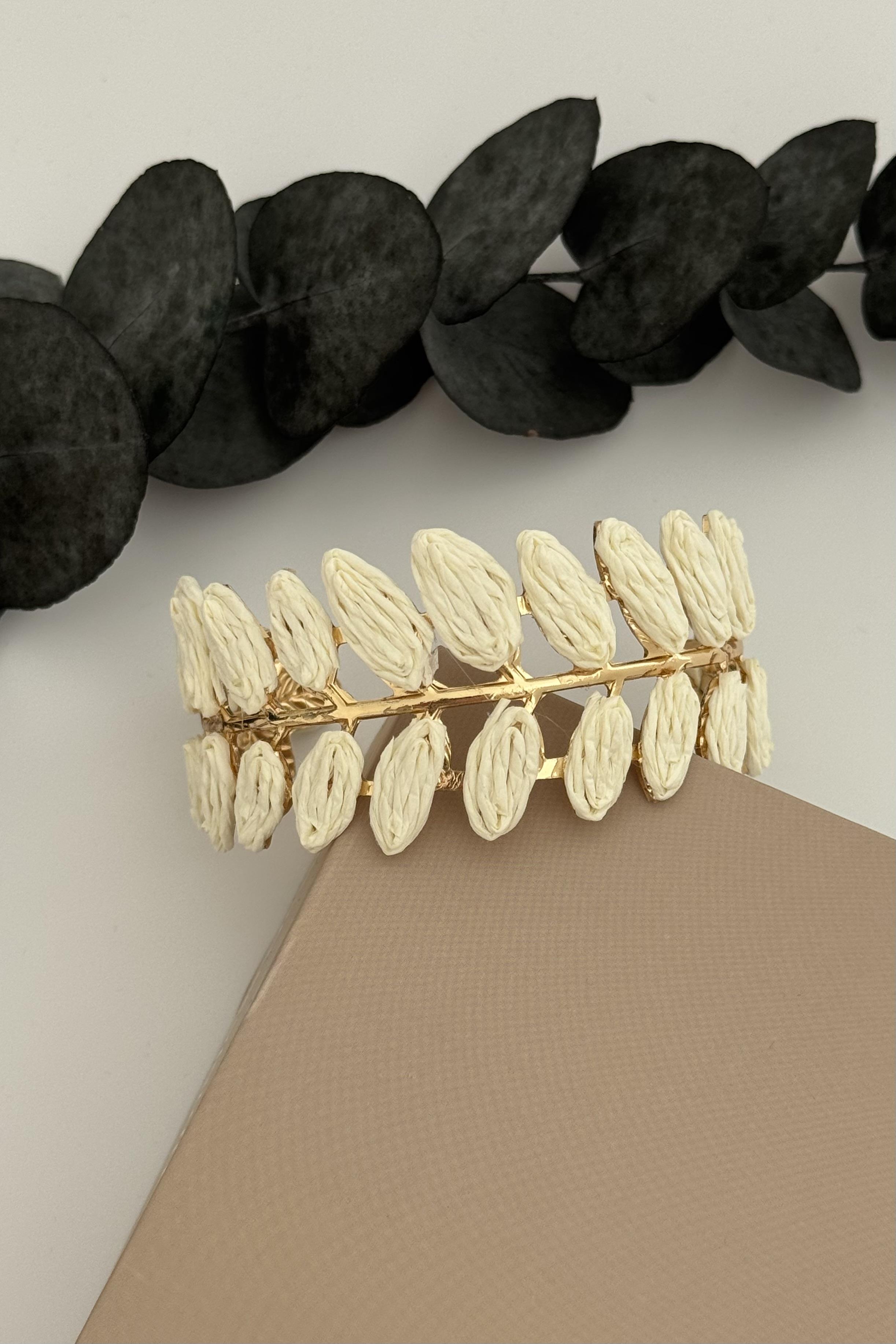 Foliera Krem Hasır Bileklik