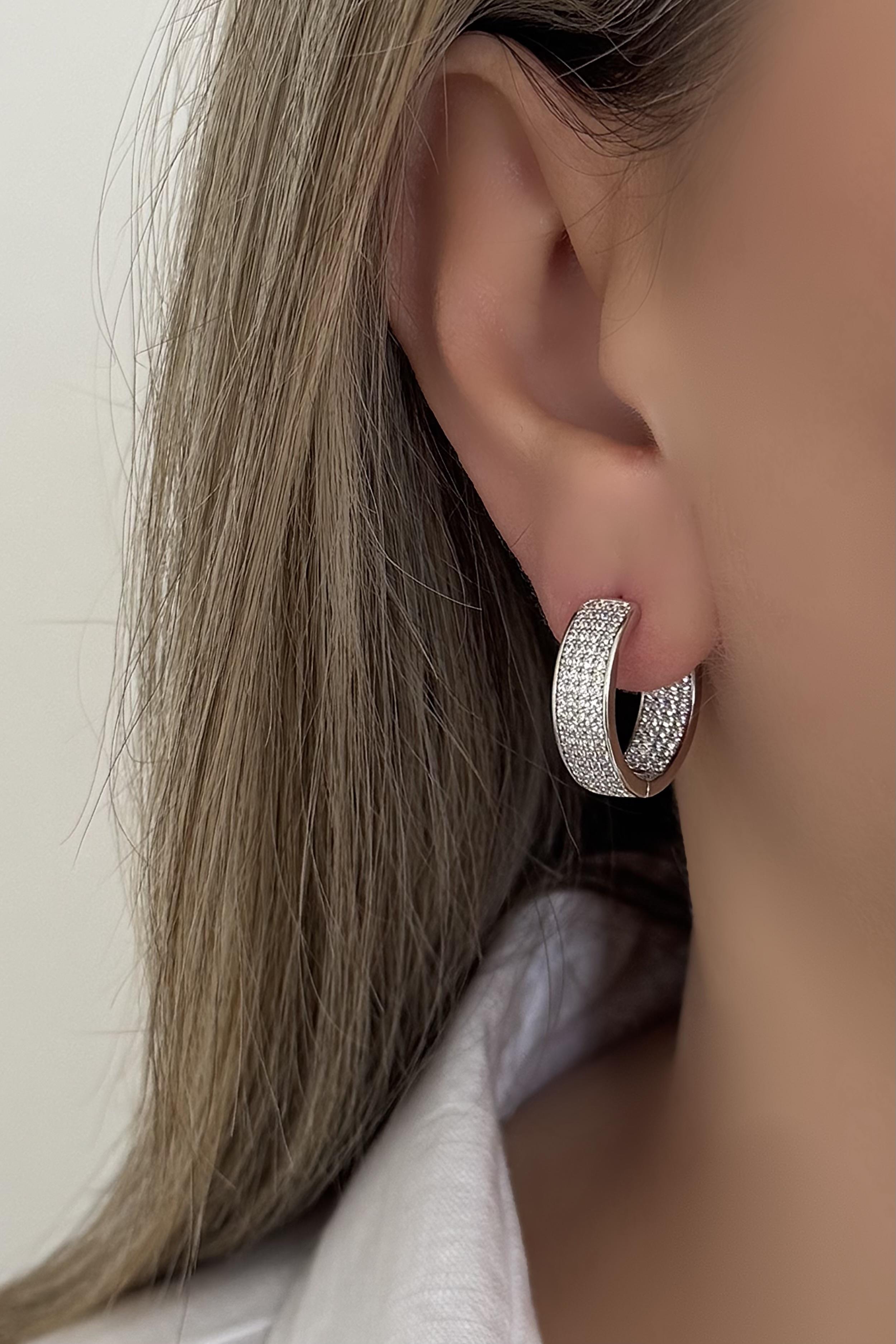 Halka Taşlı Silver Vip Seri Küpe