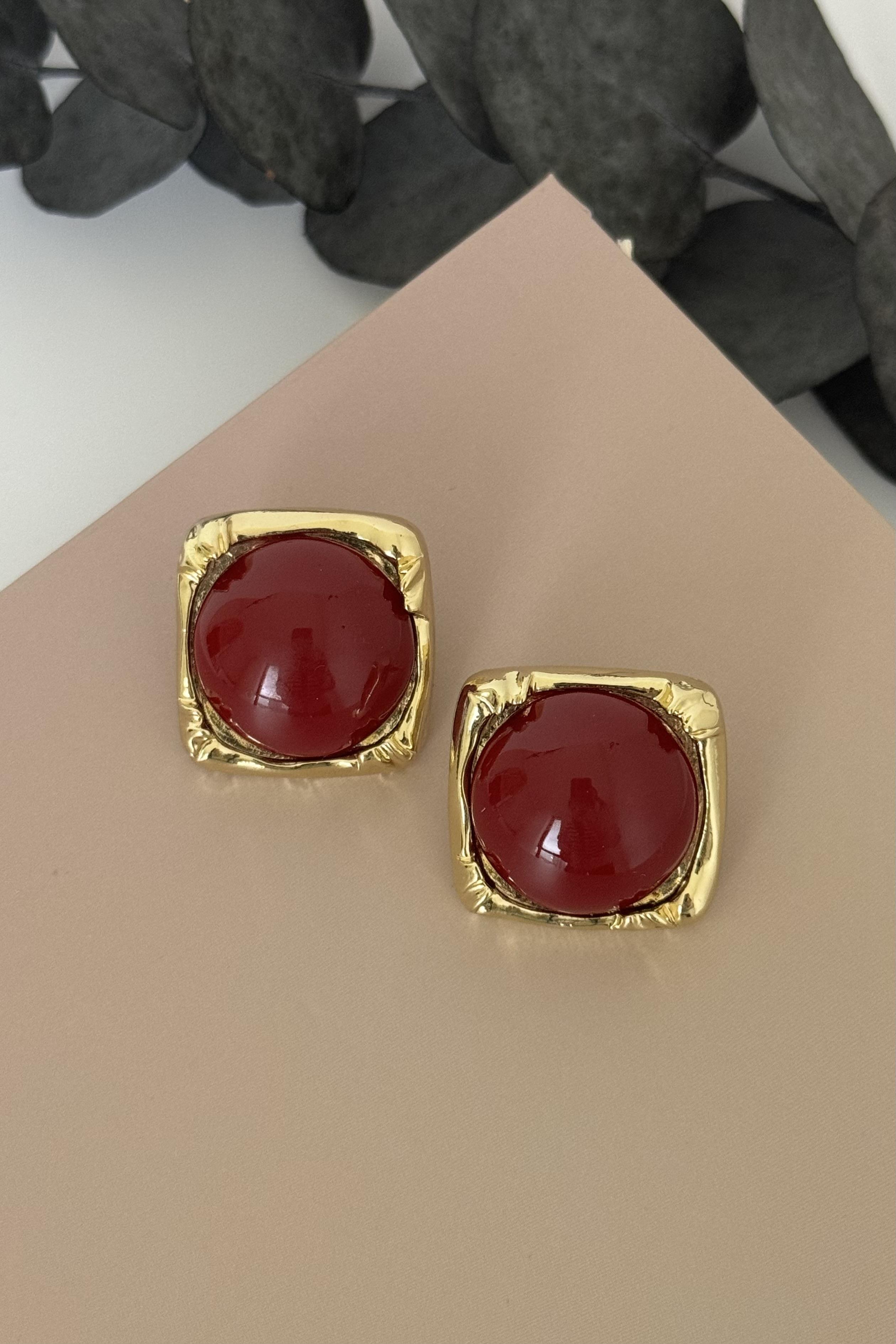 Kardinal Bordo Küpe