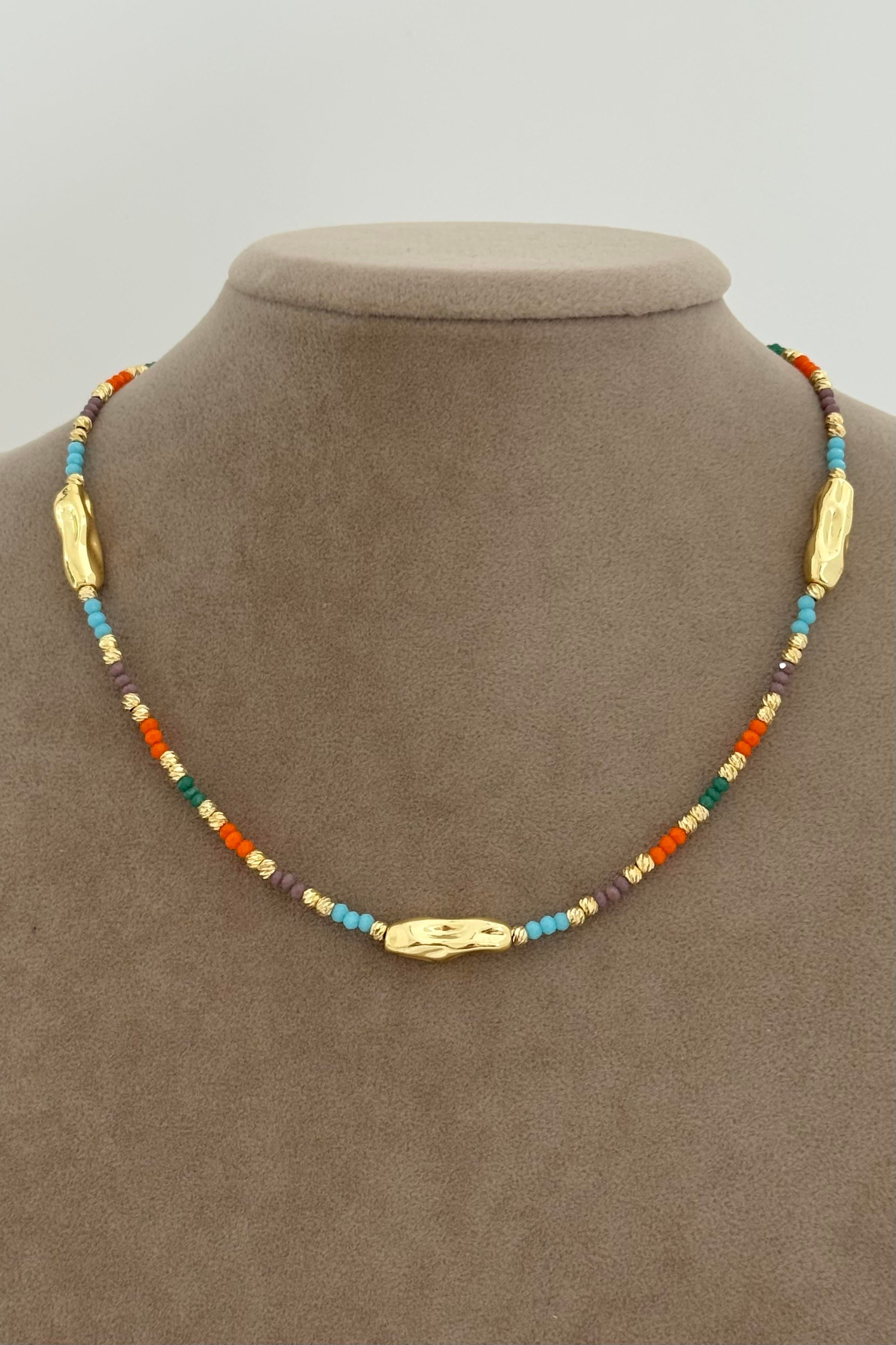 Renkli Amorf Ve Gold Dorika Kolye