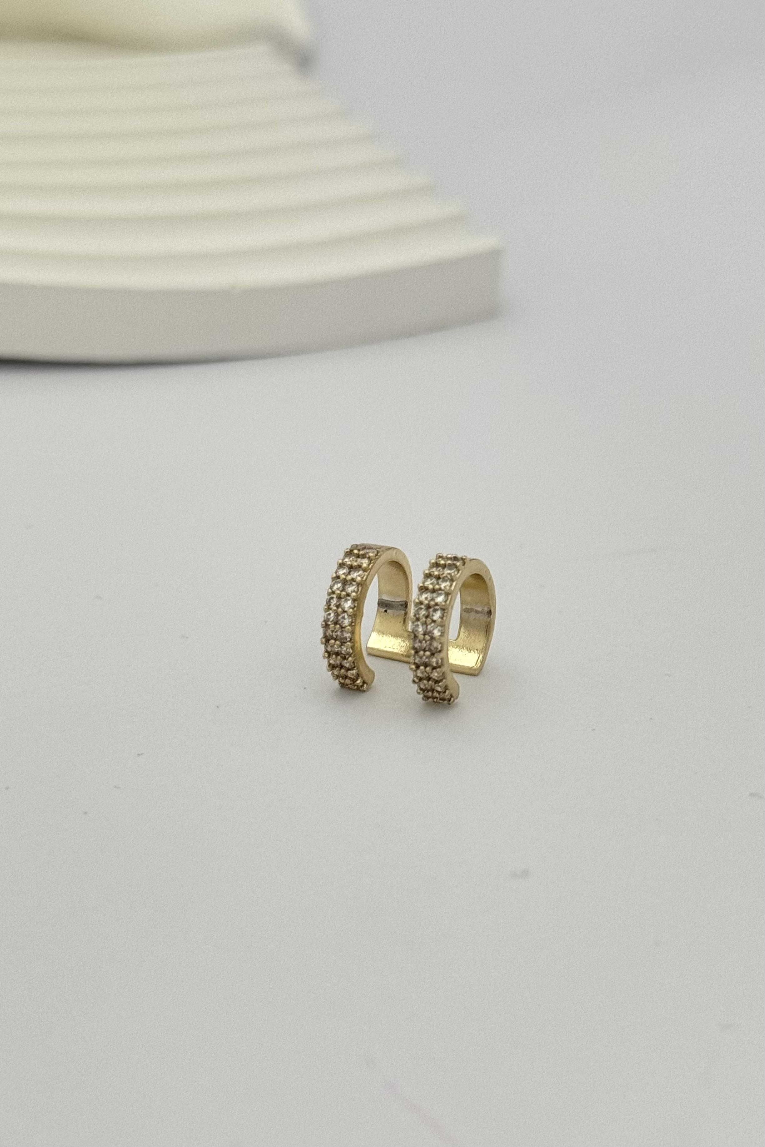 Tia Gold Earcuff