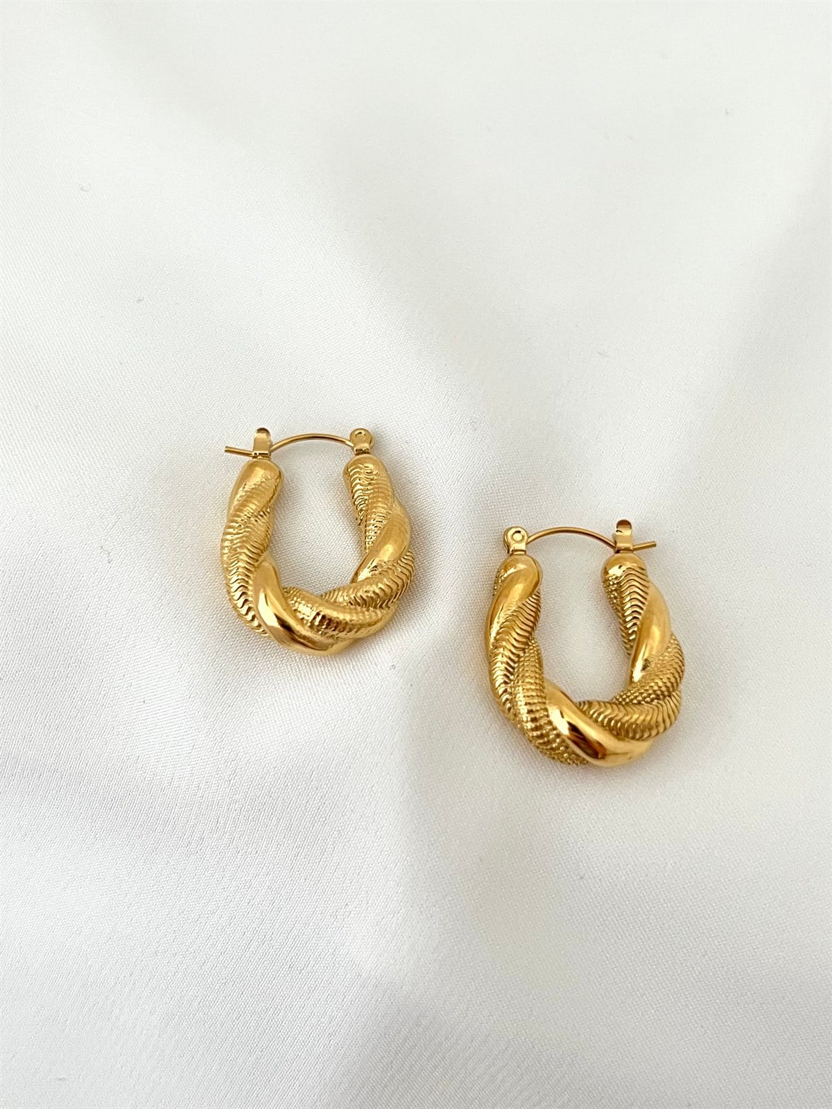 Zincir Burgu Gold Çelik Küpe