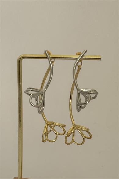 Çiçek Motifli İki Renkli Küpe