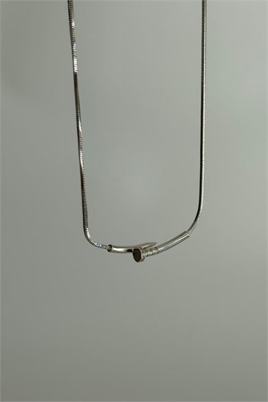 Çivi Model Silver Kolye