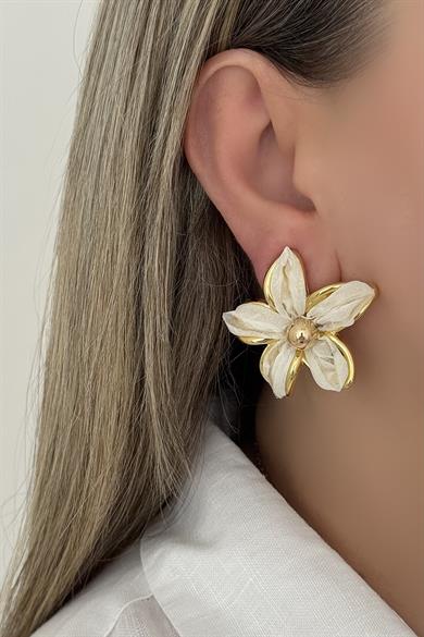 Petal Beyaz Küpe