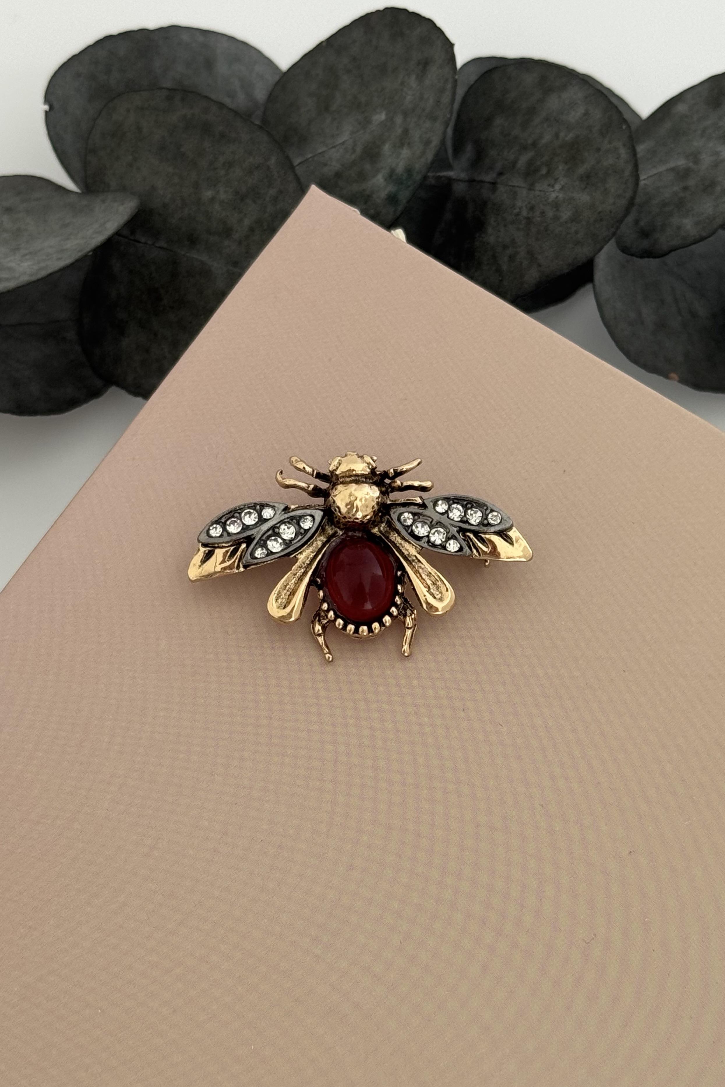 Bordo Arı Motifli Broş