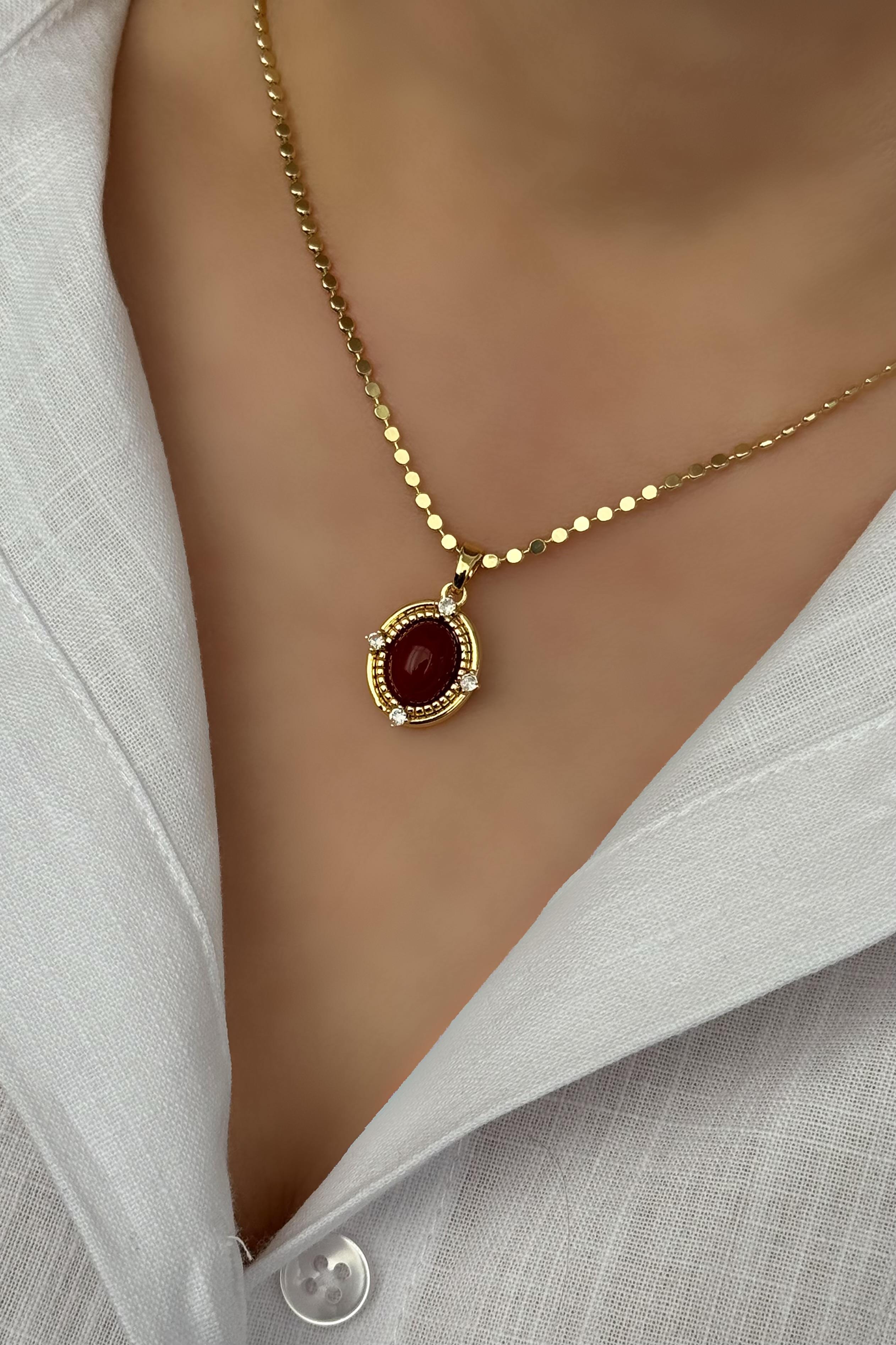 Bordo Taşlı Kolye