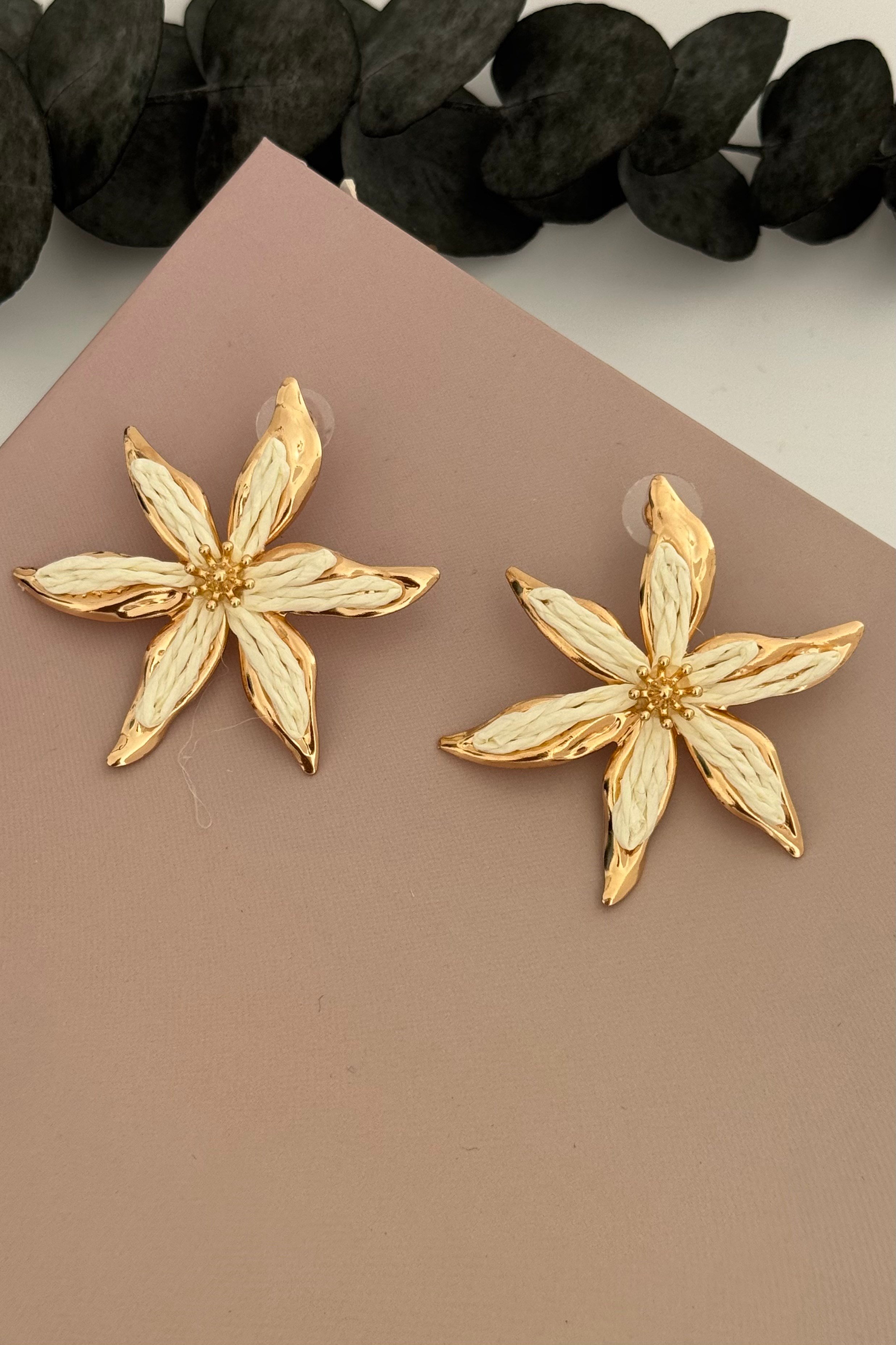 Flower Beyaz Hasır Küpe
