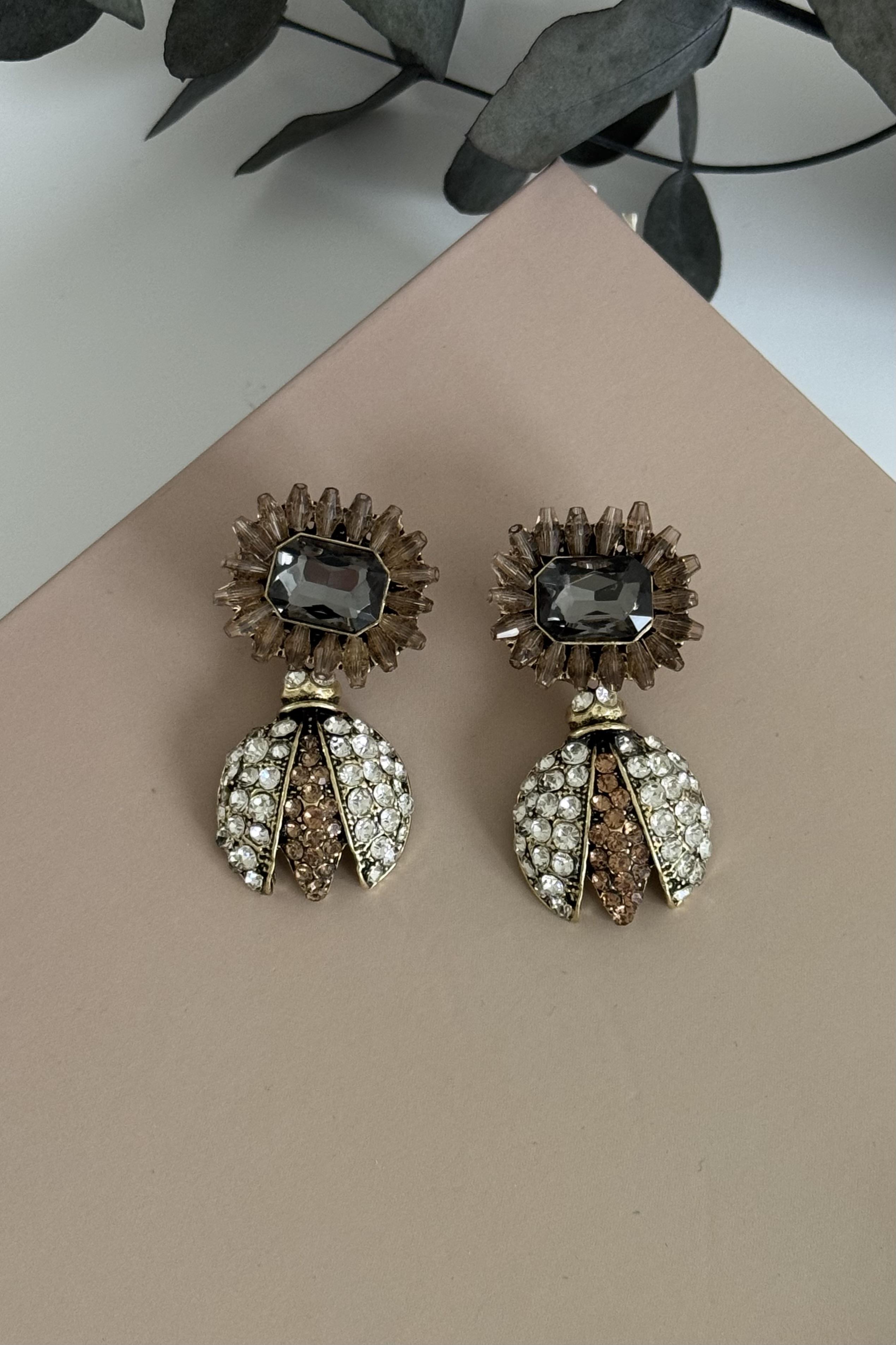 Gilded Scarab Küpe