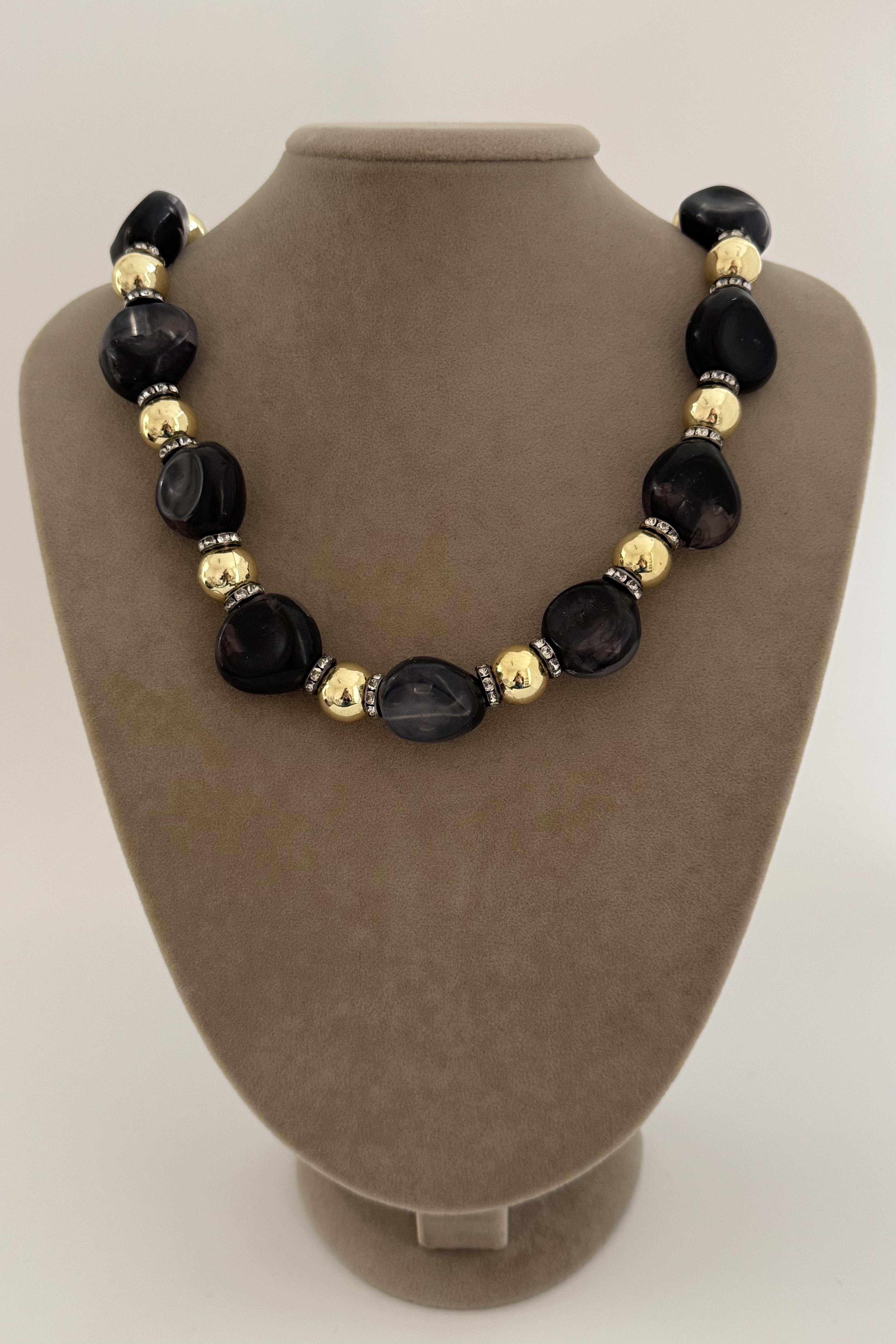 Noir Black Kolye