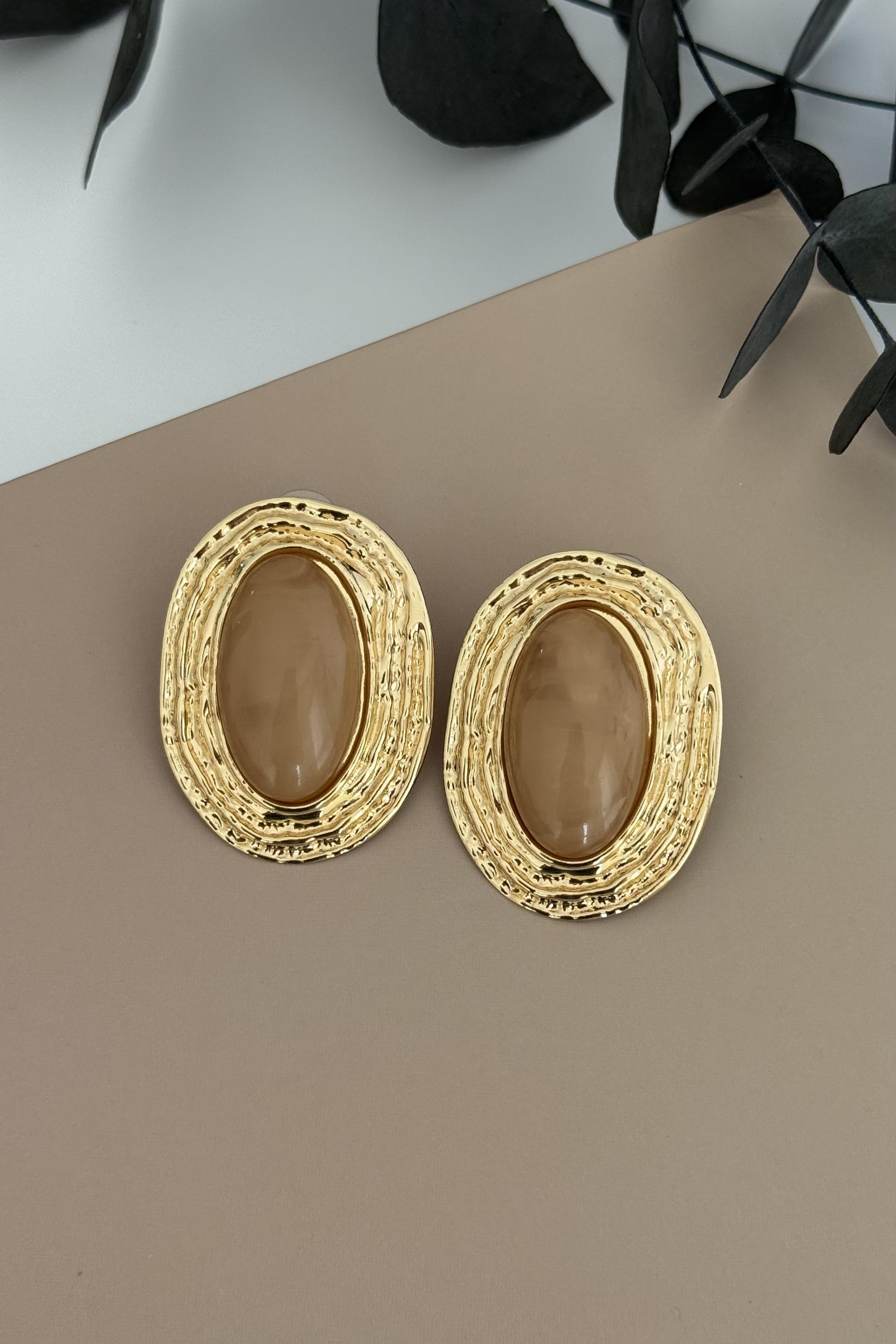 Oval Plaka Bej Sedefli Küpe