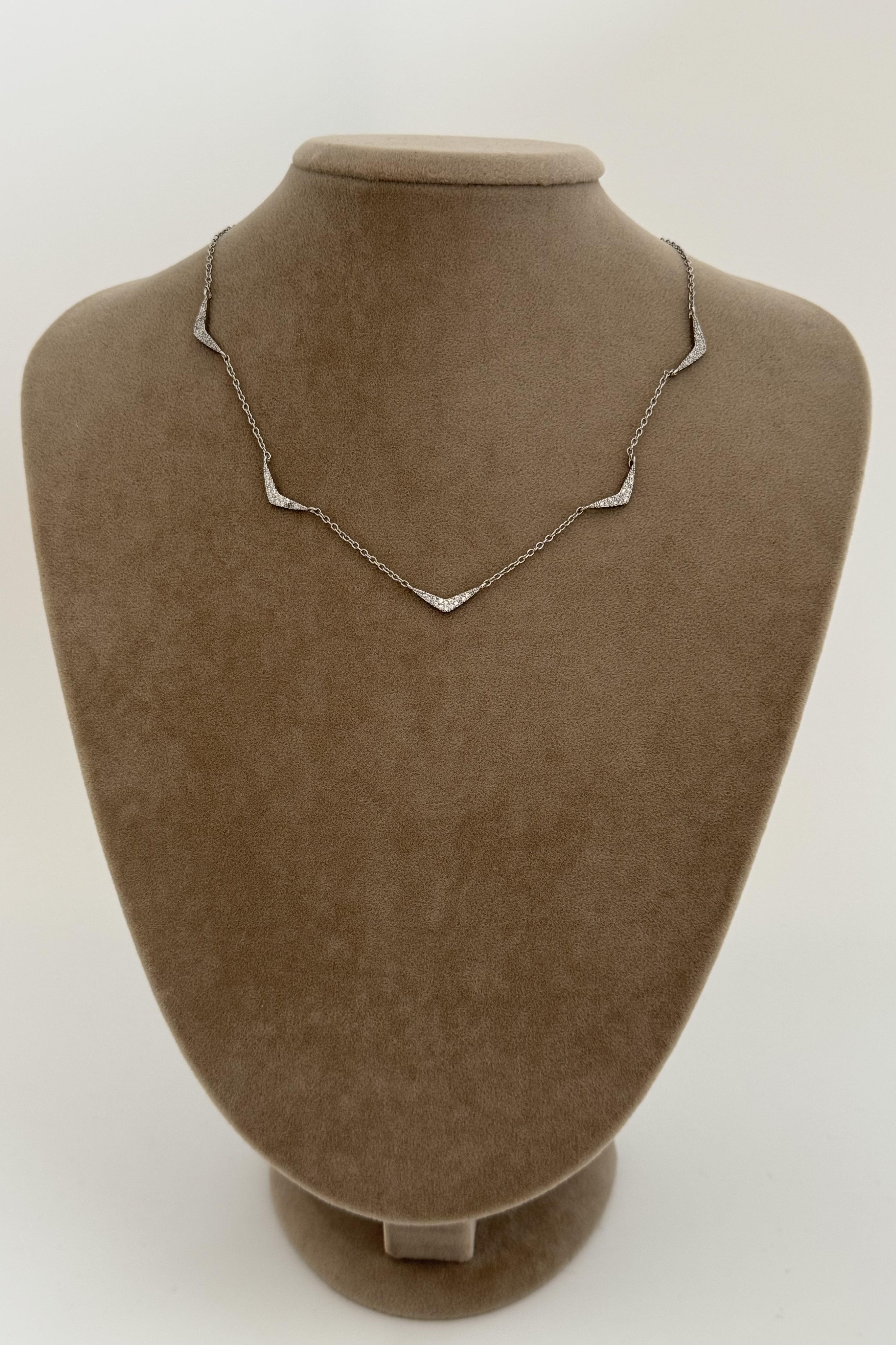 Silver Pulse Kolye