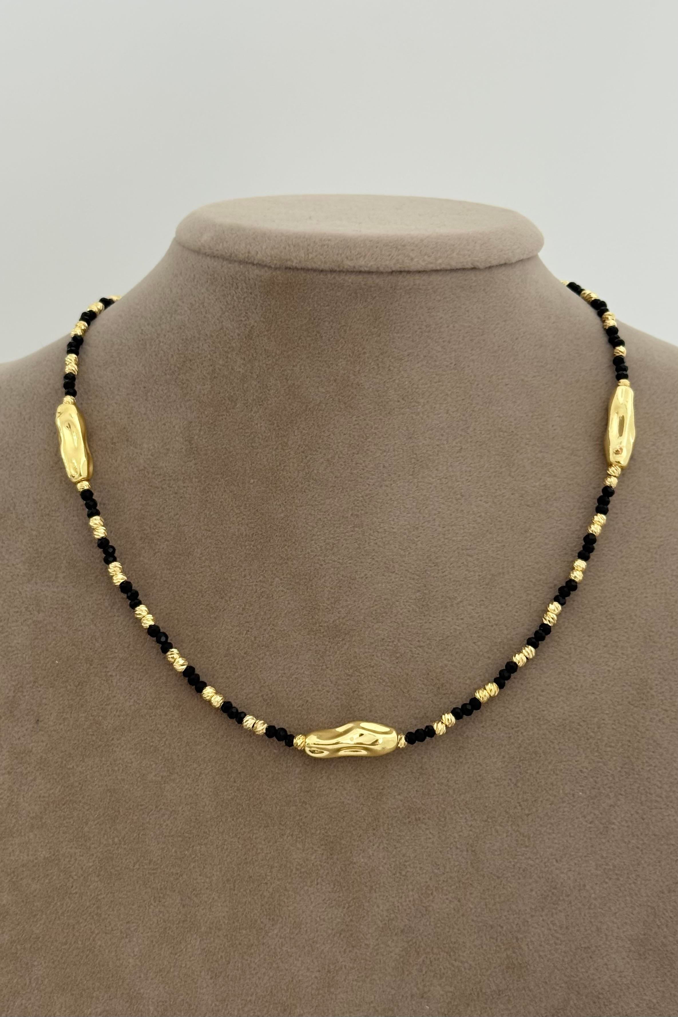 Siyah Amorf Ve Gold Dorika Kolye