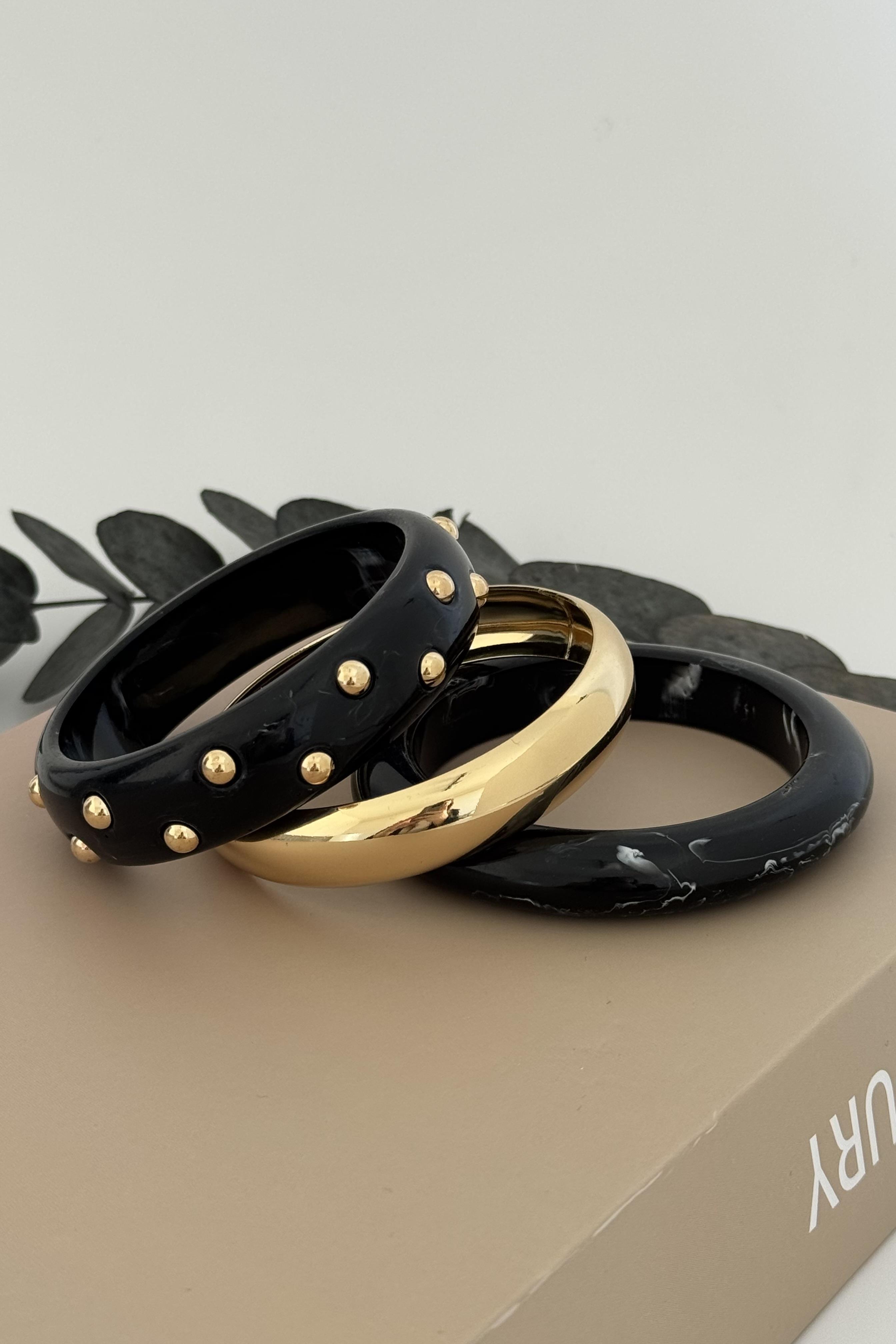 Siyah Üçlü Bileklik