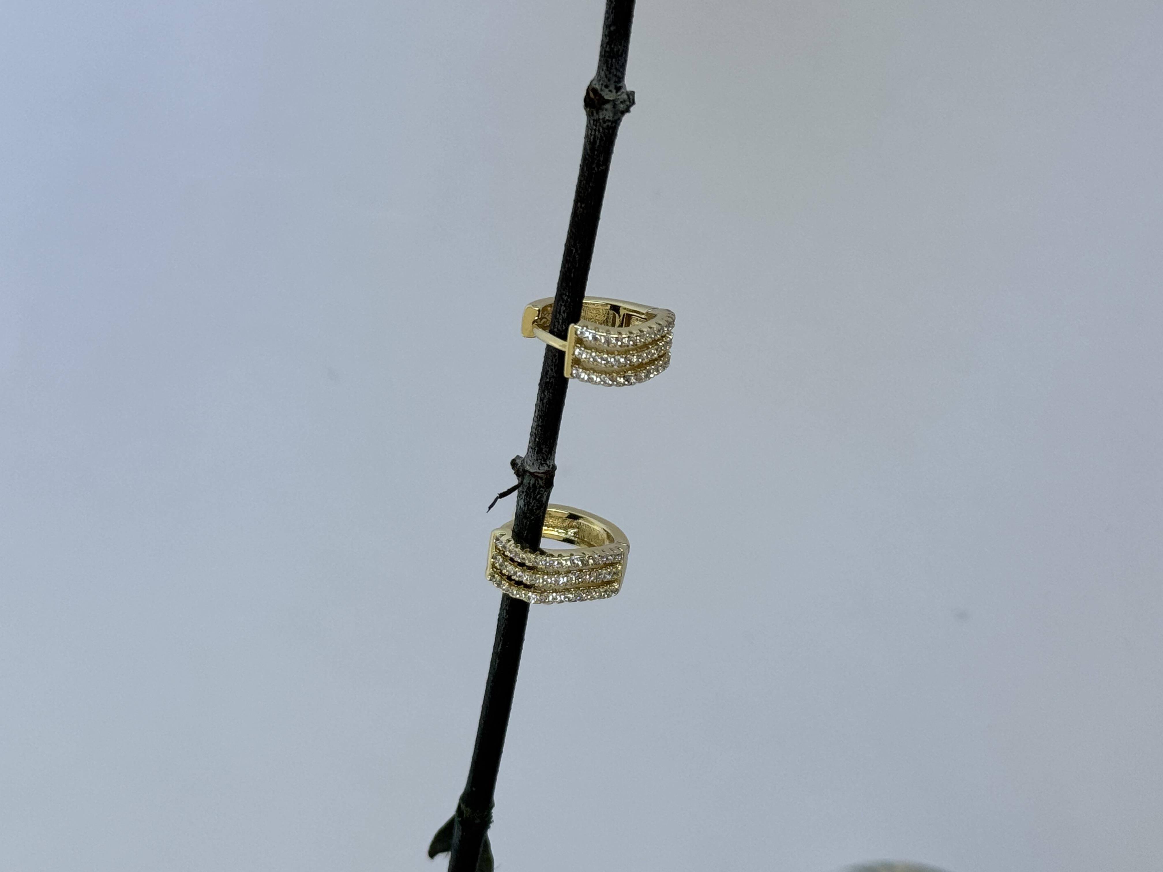 Taş Detaylı Halka Küpe